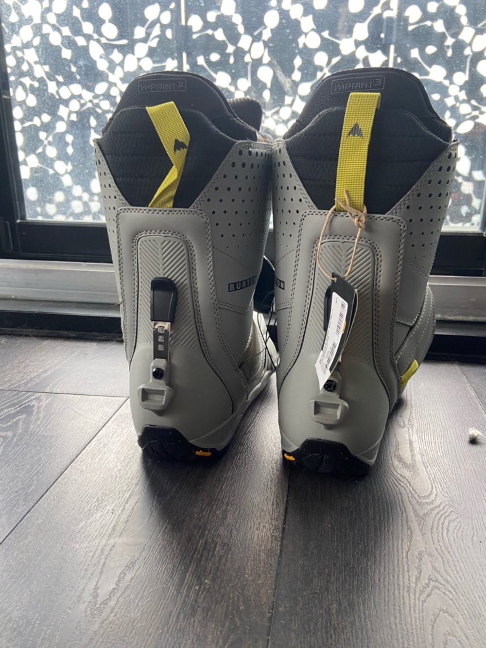 Burton Kids Snowboard Boots Photon 50 in Gray and Black - Picture 2 of 6